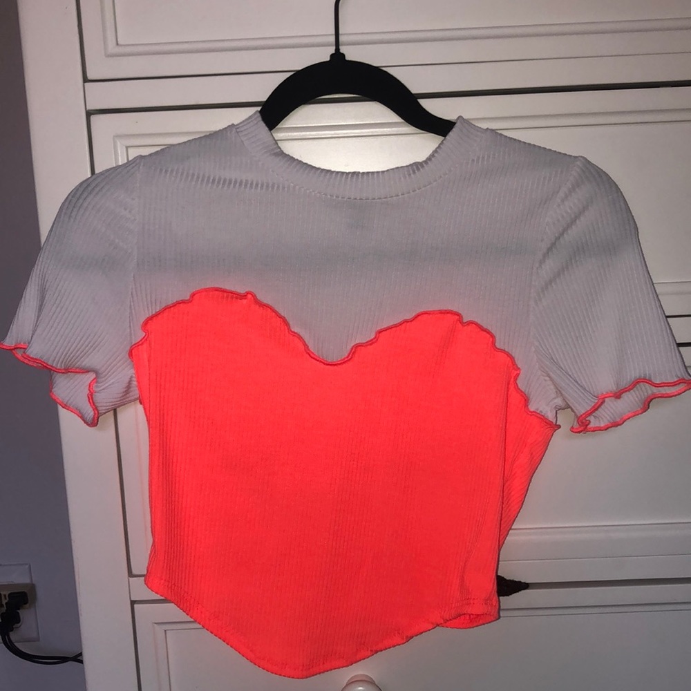Orange and white top!